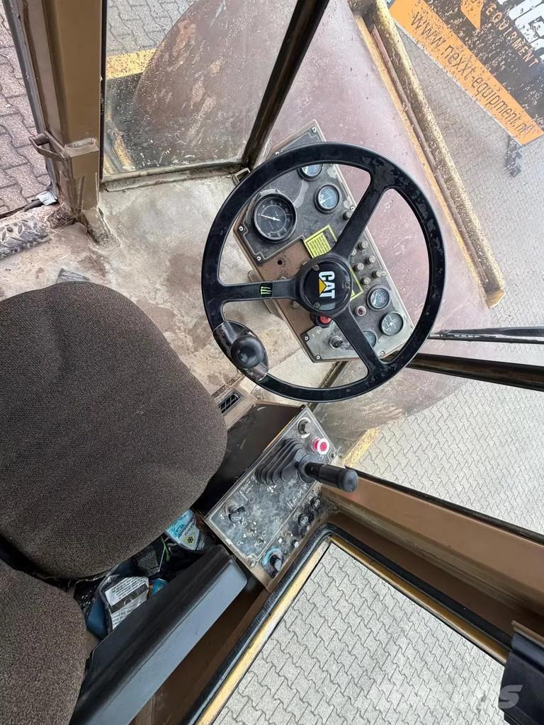 CAT CS-563 AW 기타 롤러