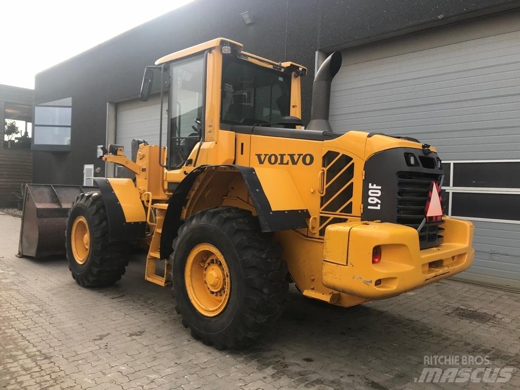Volvo L90F  휠로우더