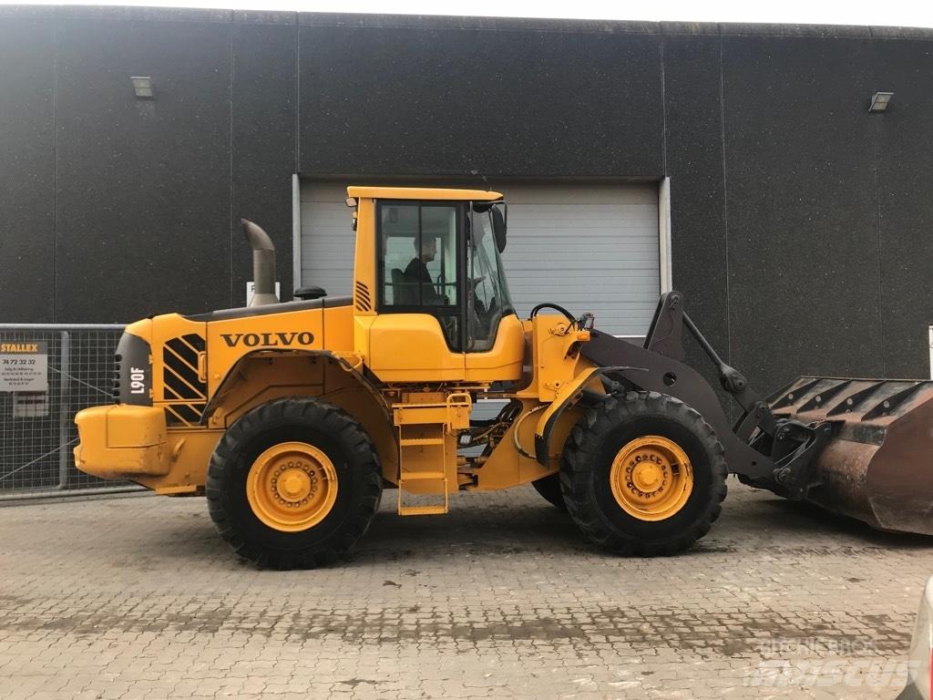 Volvo L90F  휠로우더