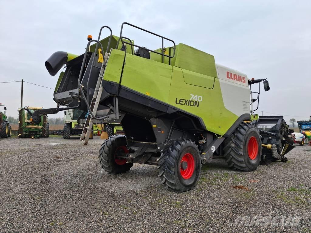 CLAAS Lexion 740 콤바인 수확기
