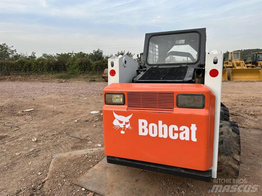 Bobcat S 300  스키드로더
