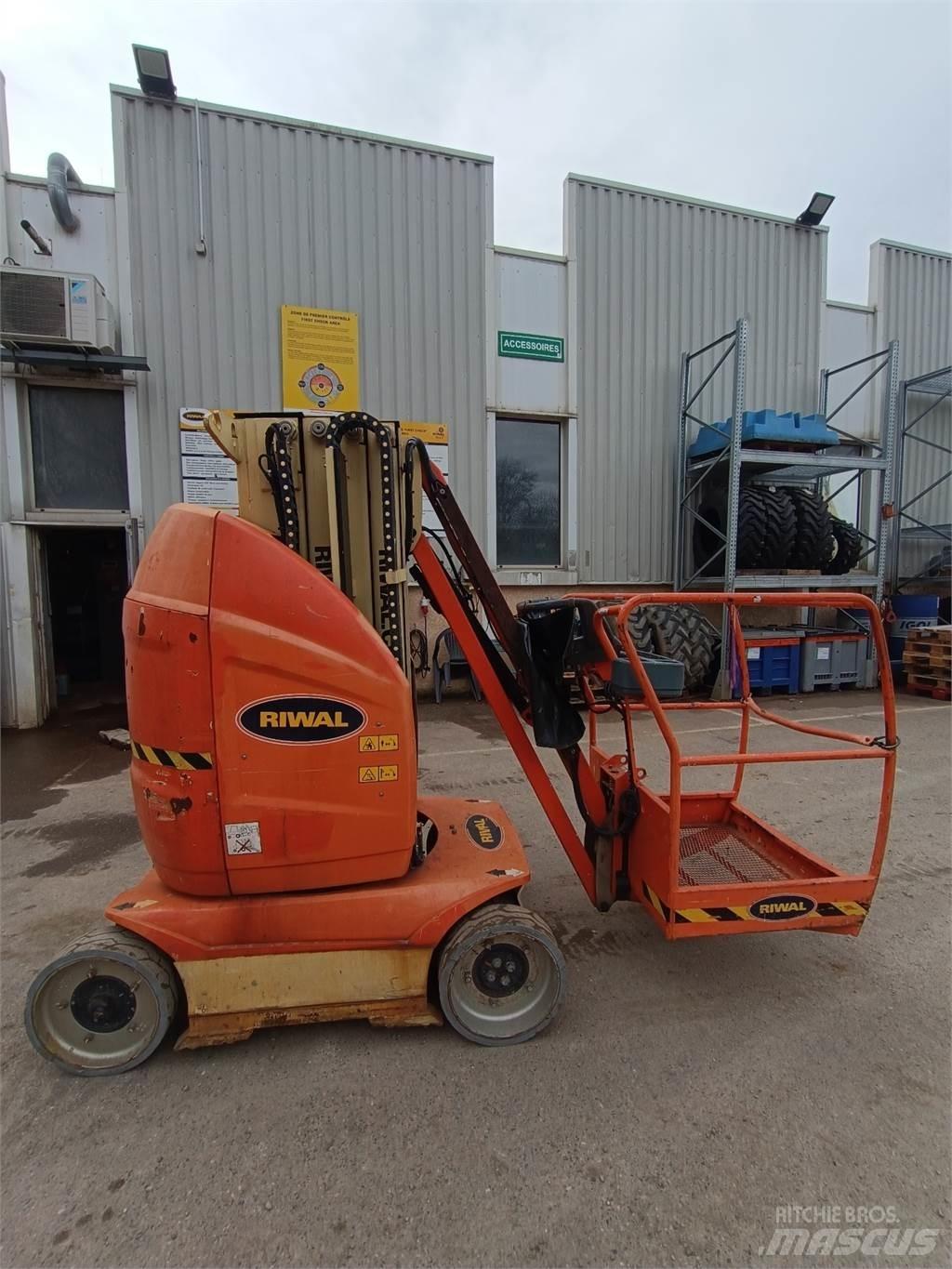 JLG T10E 기타 승강기와 플랫폼