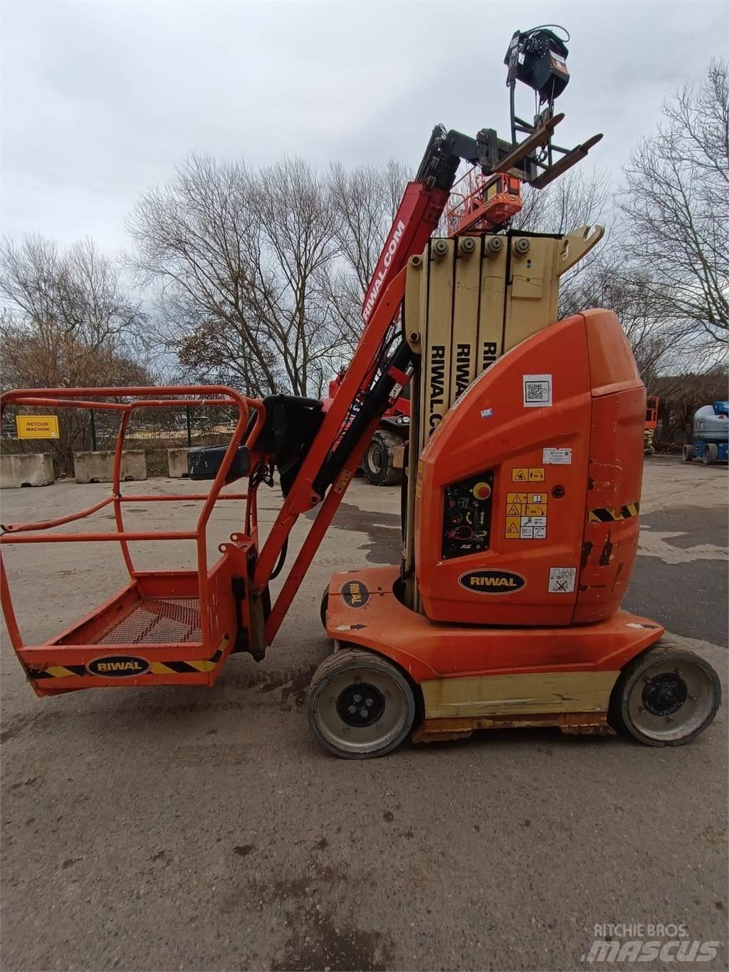 JLG T10E 기타 승강기와 플랫폼