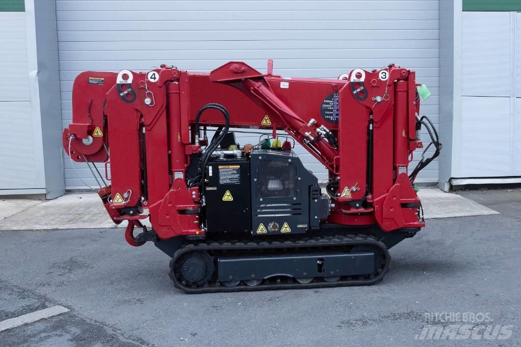 Unic URW-245 미니 크레인