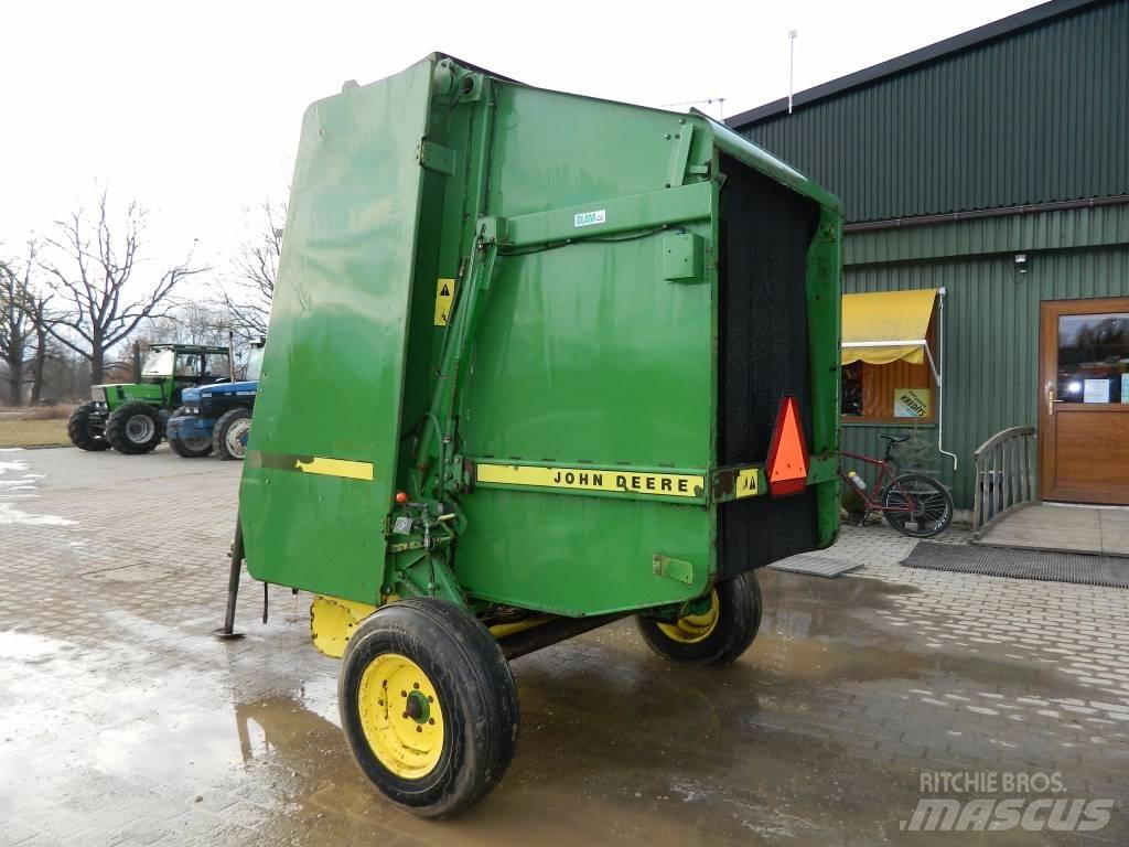 John Deere 550 원형 곤포기