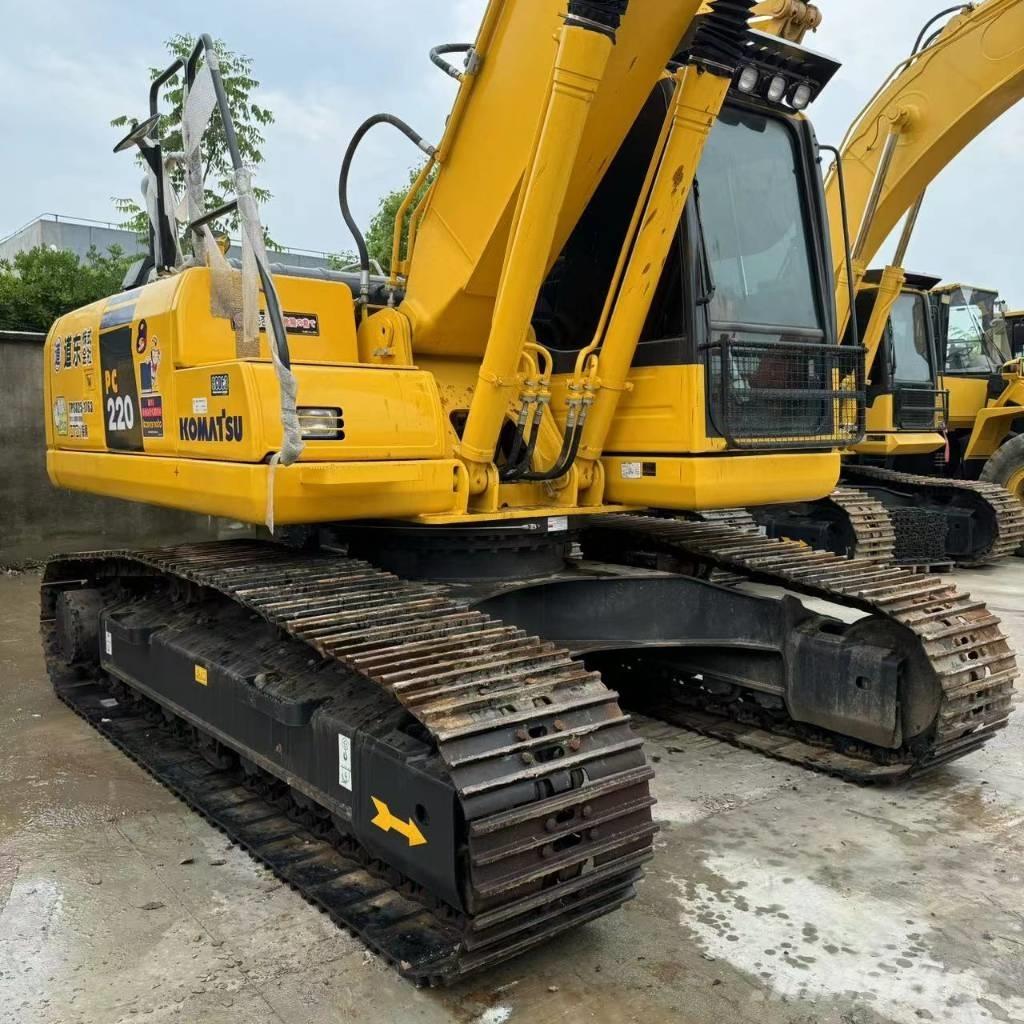 Komatsu PC 220-8 대형 굴삭기 29톤 이상