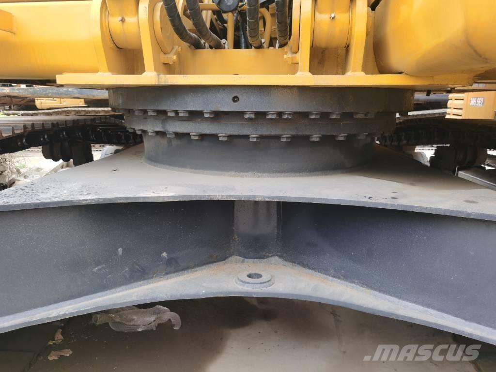 Komatsu PC 220-7 대형 굴삭기 29톤 이상