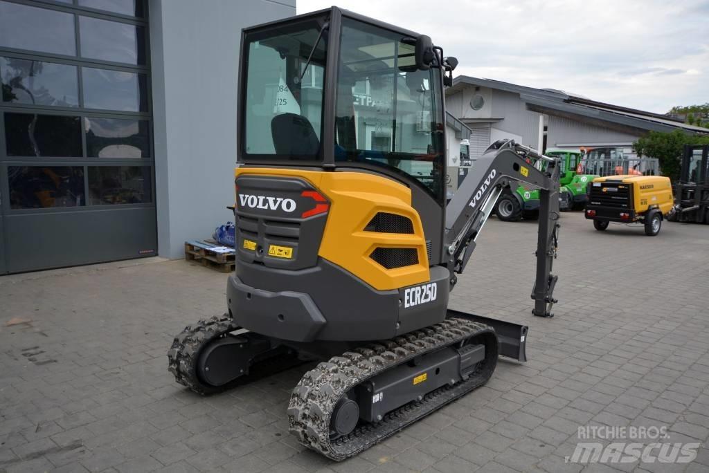 Volvo ECR 25 D 소형 굴삭기 7톤 미만