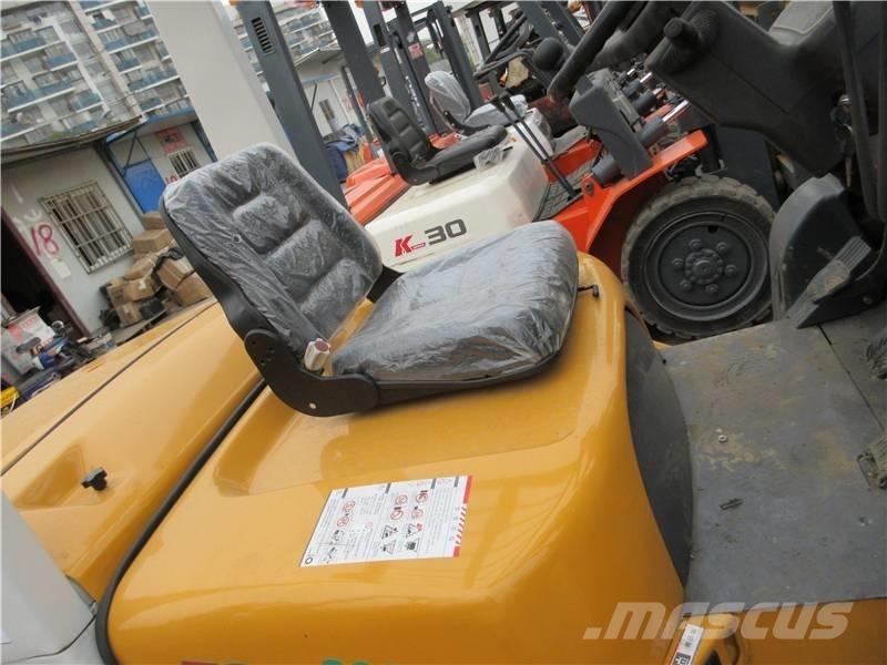 CAT FD 30 디젤 지게차
