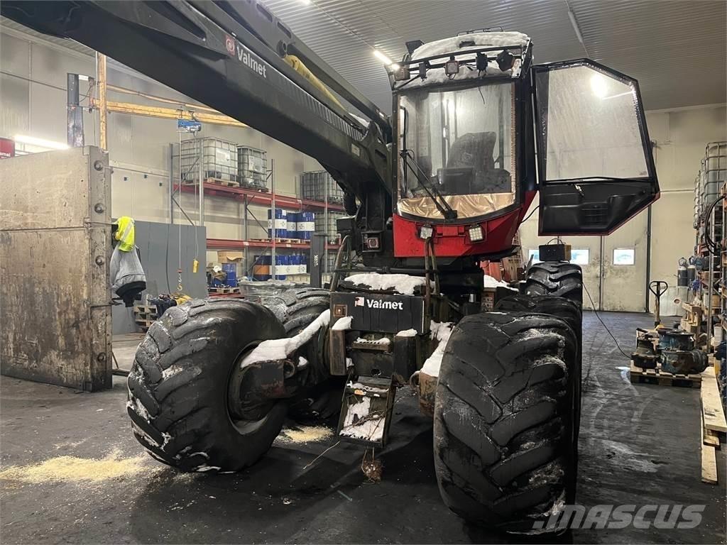 Valmet 911.3 원목 하베스터