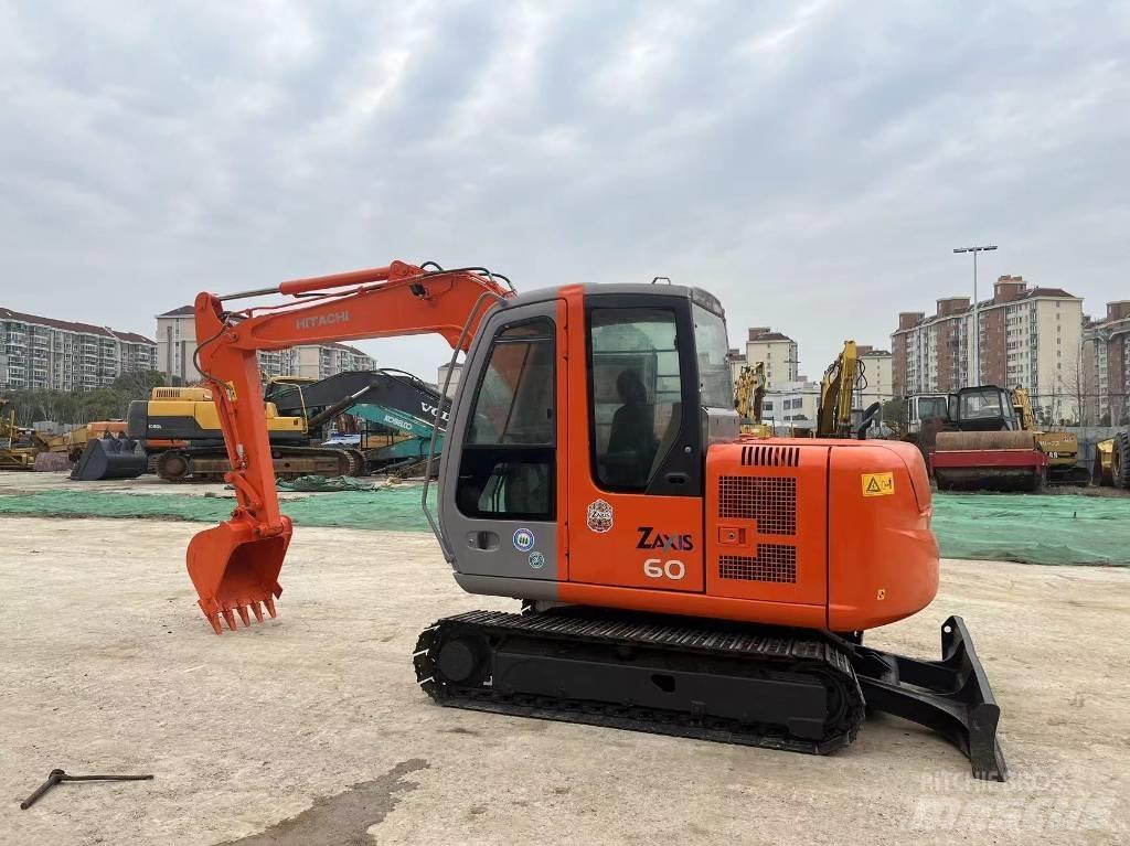 Hitachi ZX 60 소형 굴삭기 7톤 미만