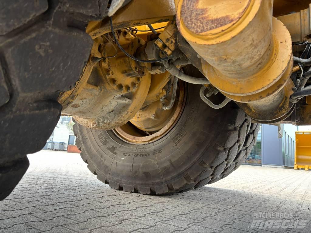CAT 772G 초대형 덤프 트럭