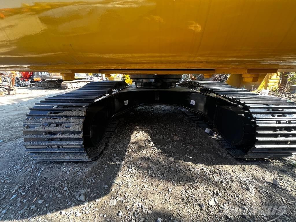 Komatsu PC 220-8 대형 굴삭기 29톤 이상