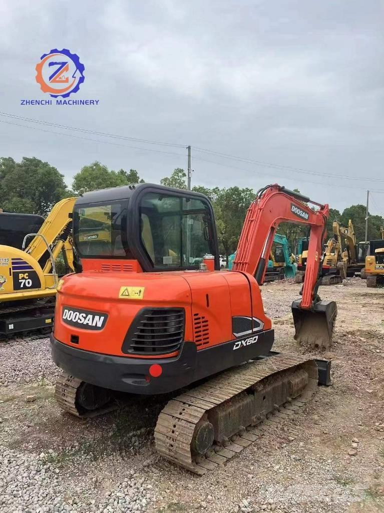 Doosan DX 60 소형 굴삭기 7톤 미만