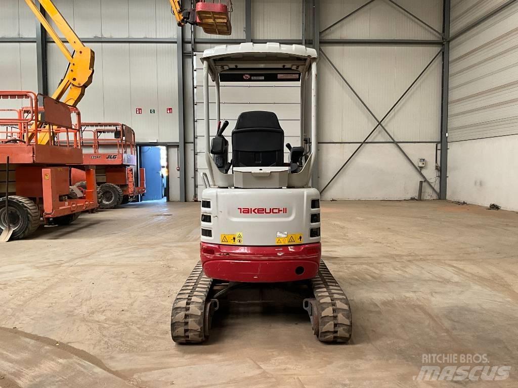 Takeuchi TB 215 R 소형 굴삭기 7톤 미만