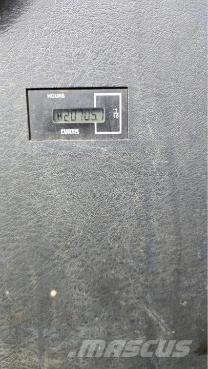 Hyundai Robex 300 LC 대형 굴삭기 29톤 이상