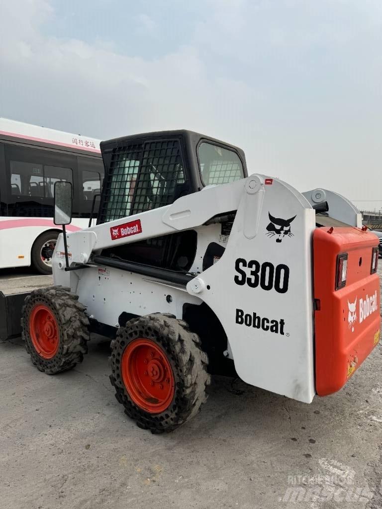 Bobcat S 300  스키드로더