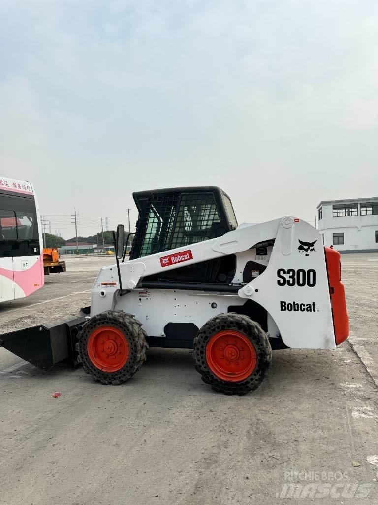 Bobcat S 300  스키드로더