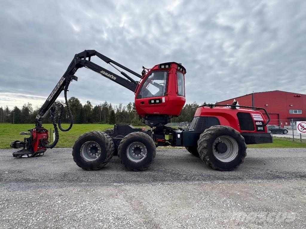 Komatsu 911 원목 하베스터