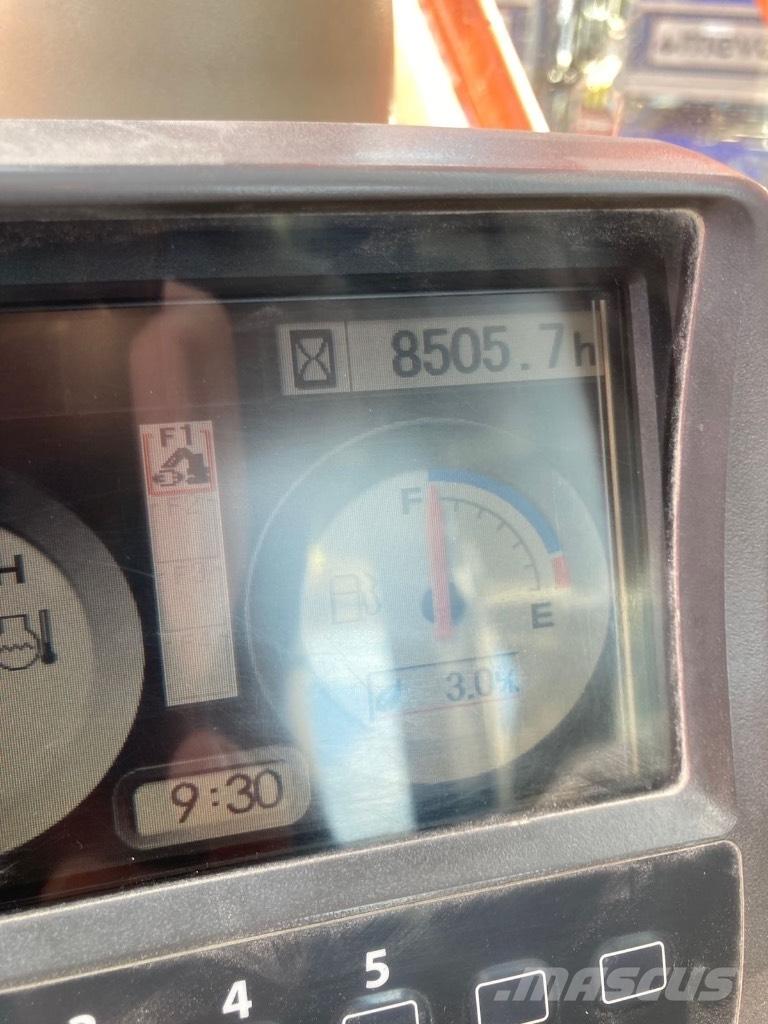 Hitachi ZX 240 대형 굴삭기 29톤 이상