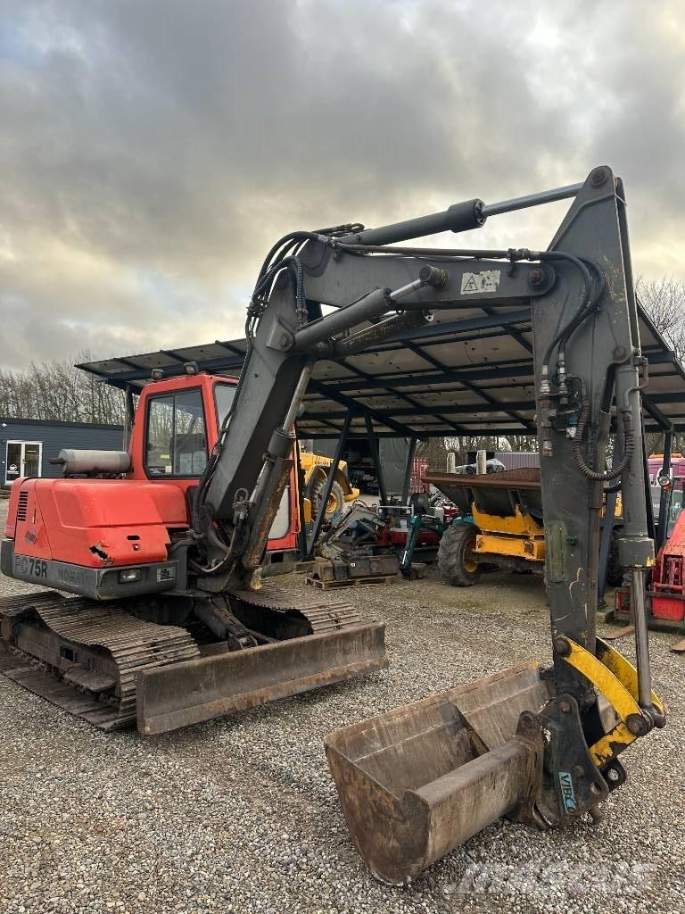 Komatsu PC 75 중형굴삭기 7톤-28톤