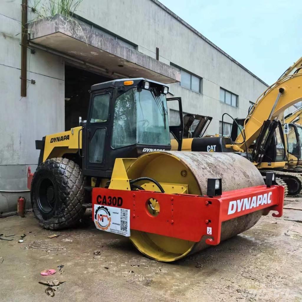 Dynapac CA 30 D 싱글 드럼 롤러