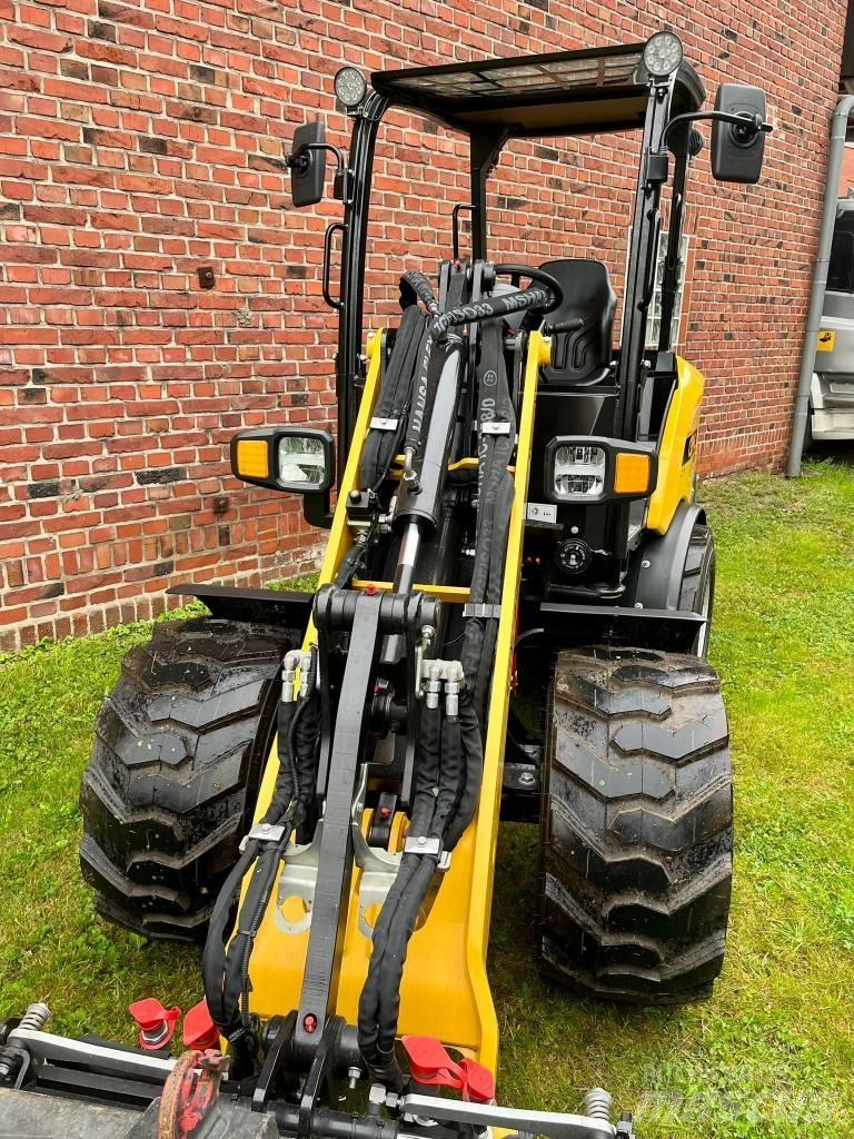 Gehl AL 330  휠로우더