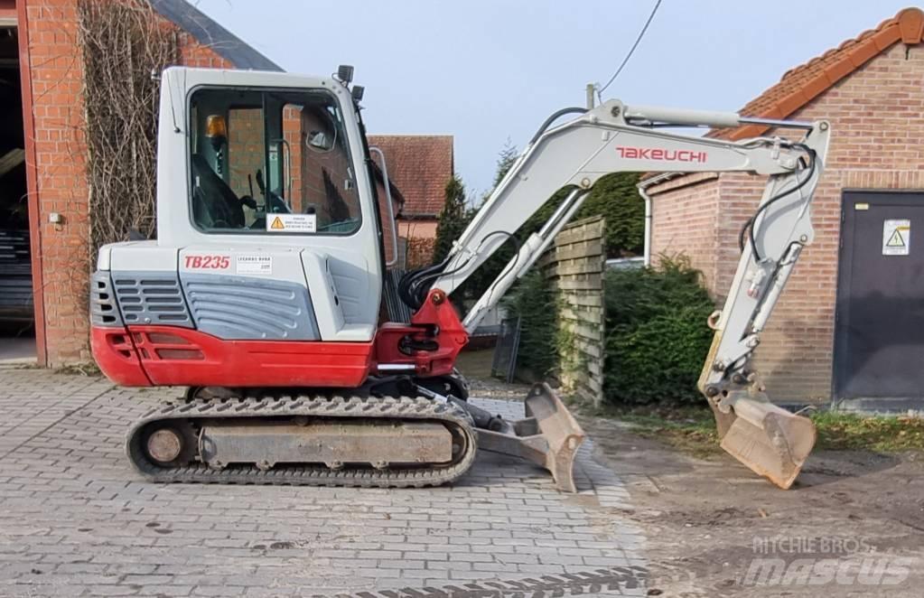 Takeuchi TB 235 대형 굴삭기 29톤 이상