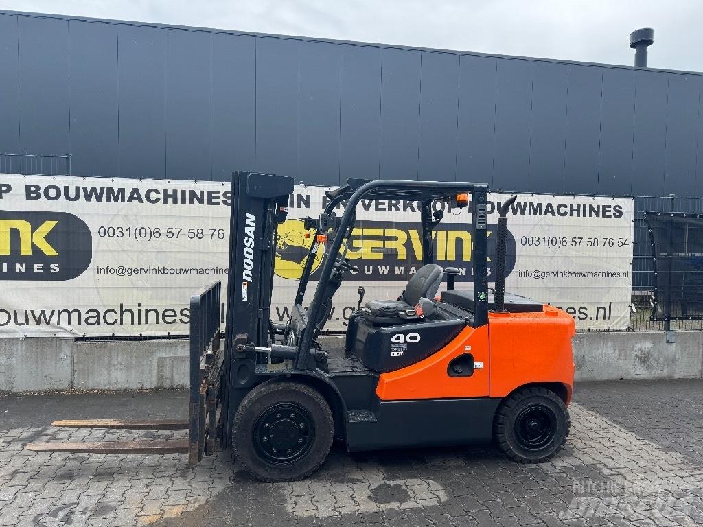 Doosan D 40 SC-7 디젤 지게차