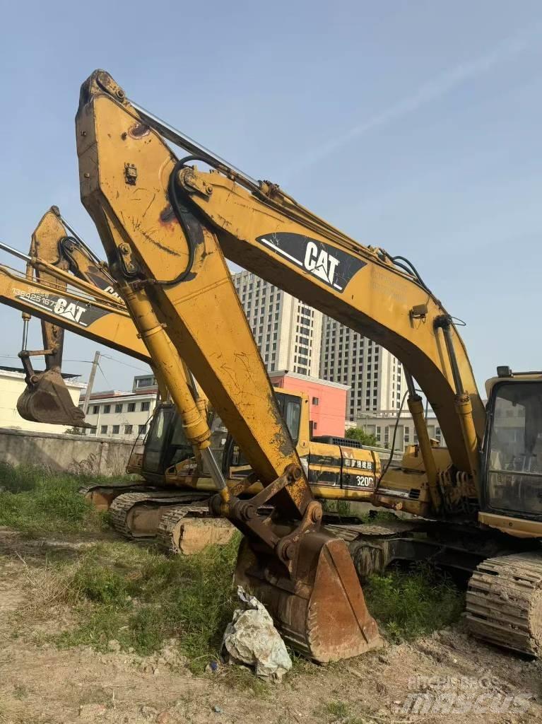 CAT 320 B L 대형 굴삭기 29톤 이상