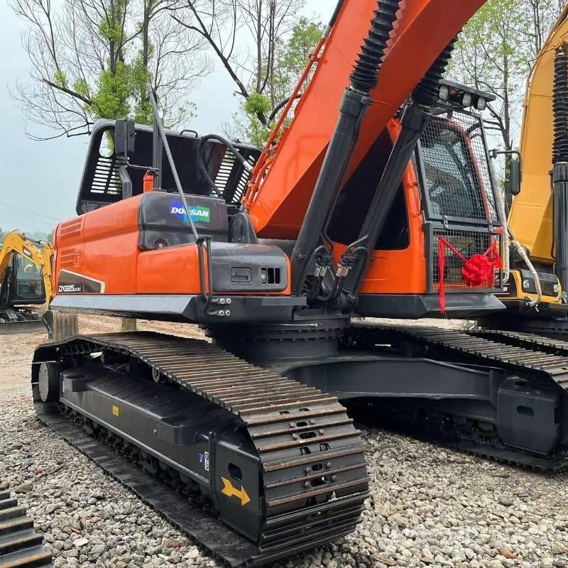 Doosan DX 225 대형 굴삭기 29톤 이상