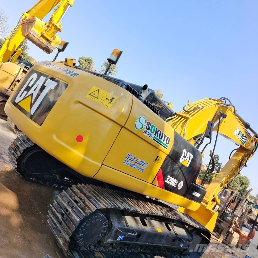 CAT 320 D2 대형 굴삭기 29톤 이상