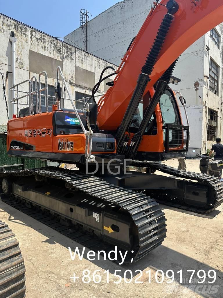 Doosan DX 300 중형굴삭기 7톤-28톤