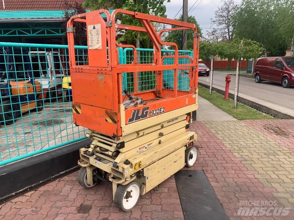 JLG 1932E2     V-2782 인원/화물 앨리베이터