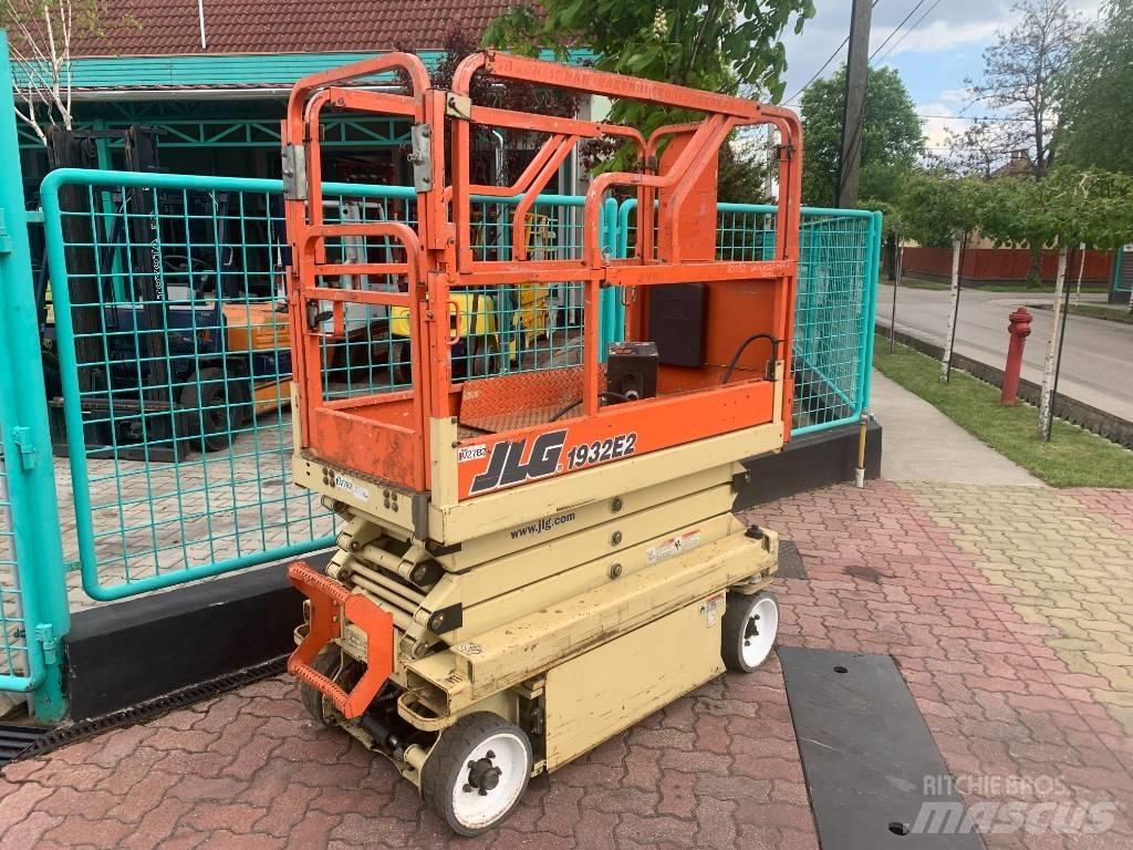 JLG 1932E2     V-2782 인원/화물 앨리베이터