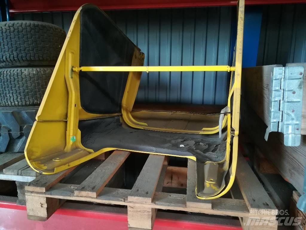 New Holland B 115 엔진