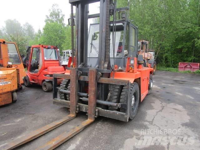 Valmet 1260 디젤 지게차