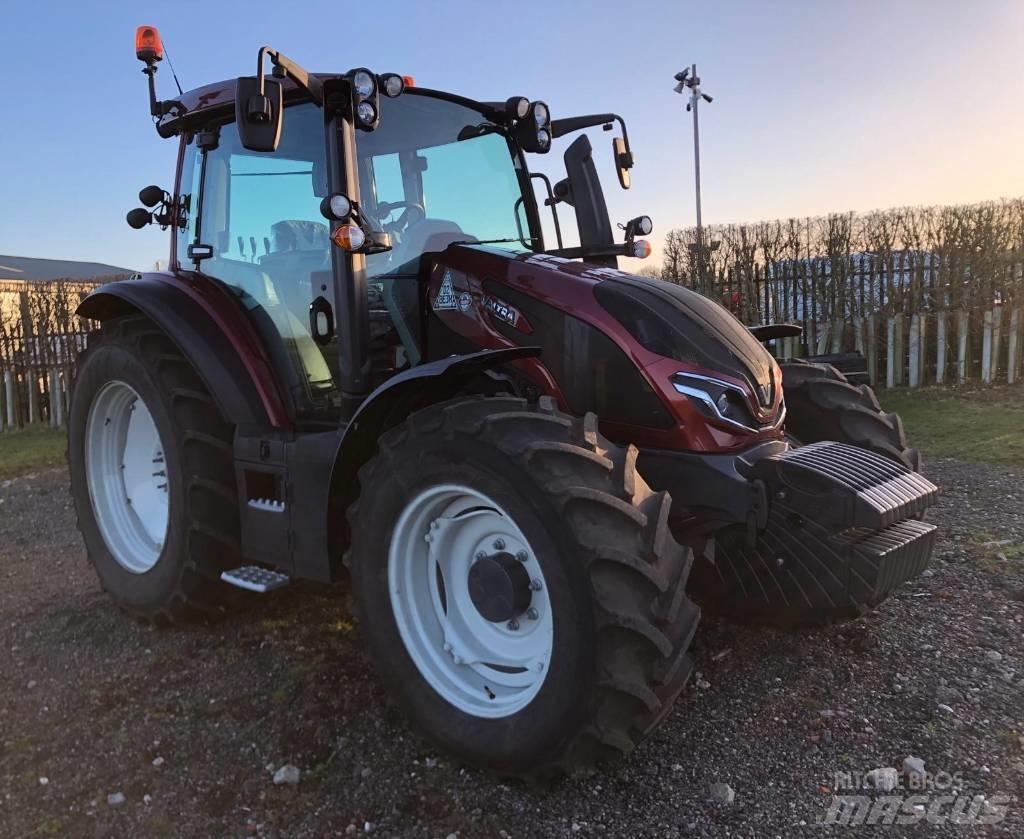 Valtra G125EA 트랙터
