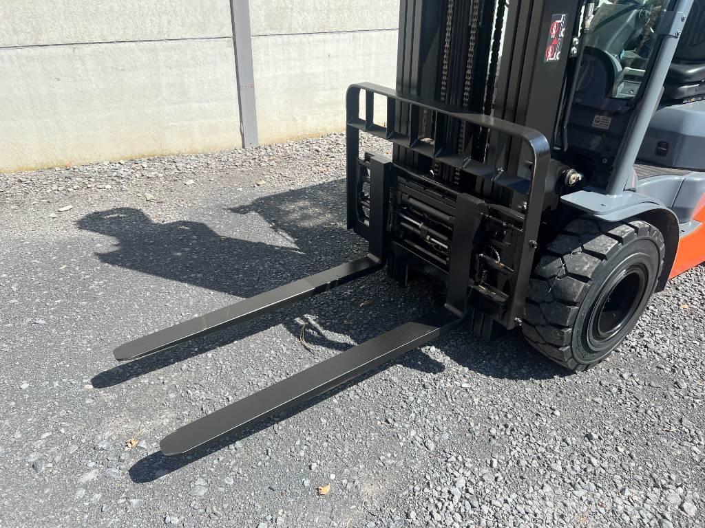Toyota 02-8 FDF 25 디젤 지게차