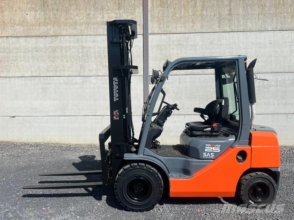 Toyota 02-8 FDF 25 디젤 지게차