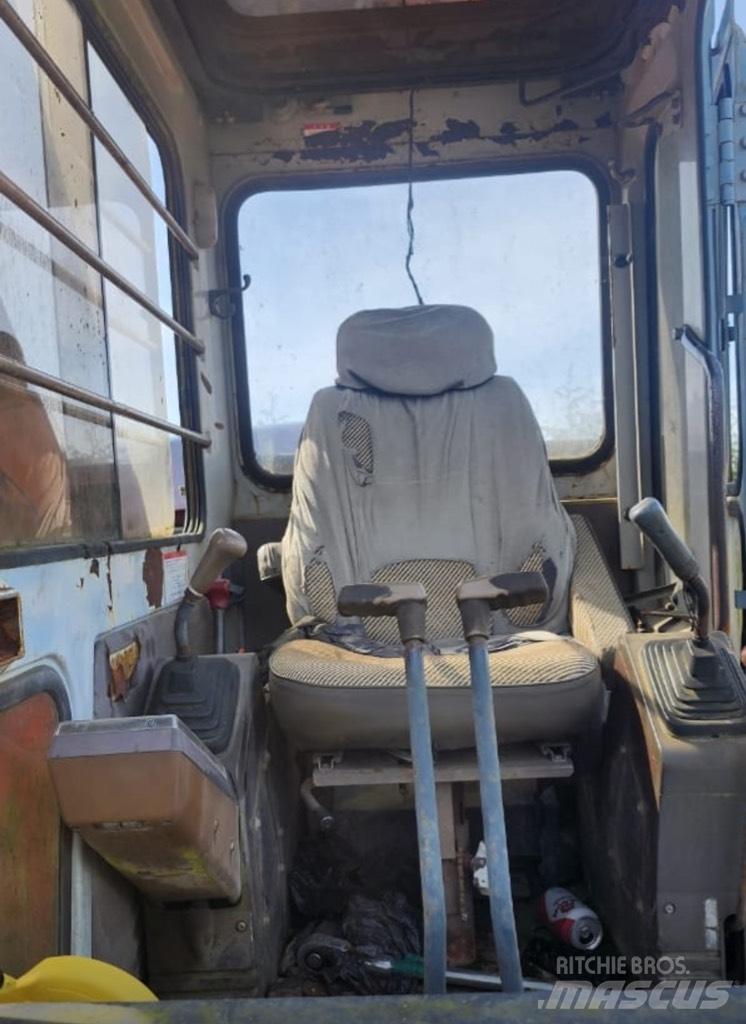 Hitachi EX 200 LC 대형 굴삭기 29톤 이상