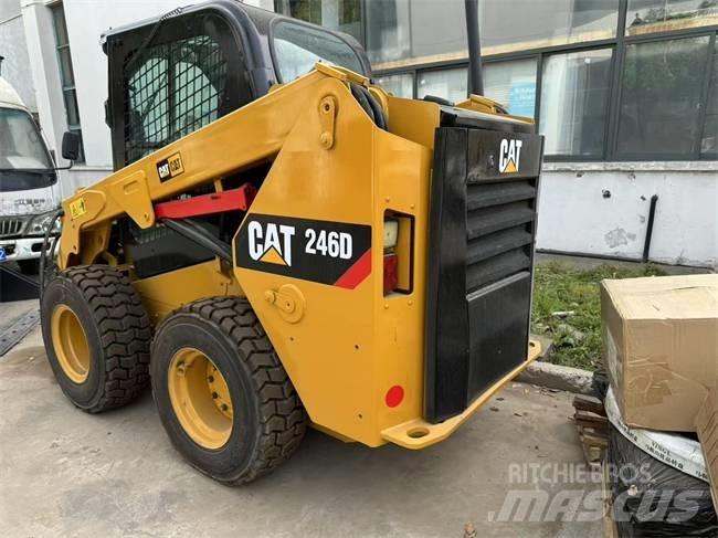 CAT 246 D  스키드로더