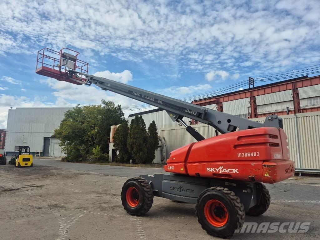 SkyJack SJ 66 T 관절형 전동이동 리프트