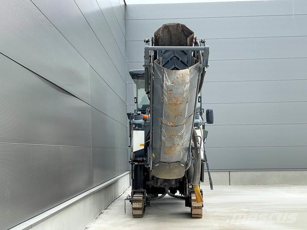 Wirtgen W 150 CFI 아스팔트 콜드 밀링 기계