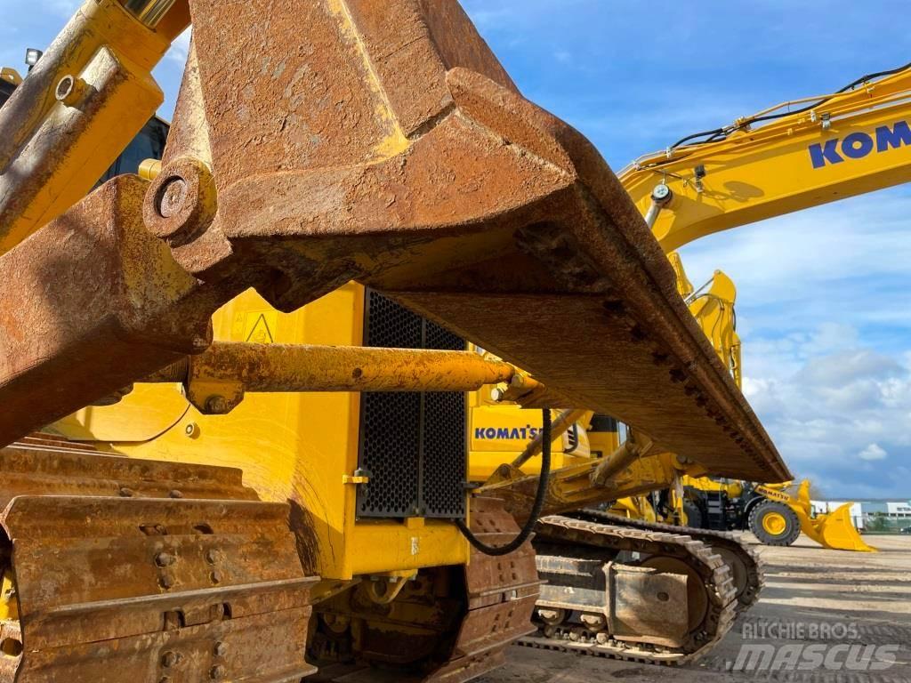 Komatsu D65PX-18E0 크롤러 도저