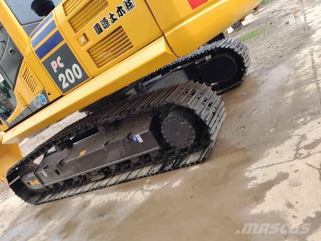Komatsu PC 200-8 대형 굴삭기 29톤 이상