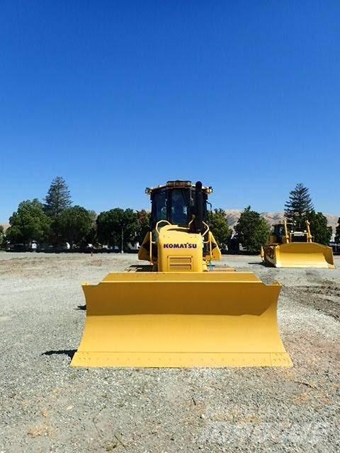 Komatsu D61EX-24 크롤러 도저