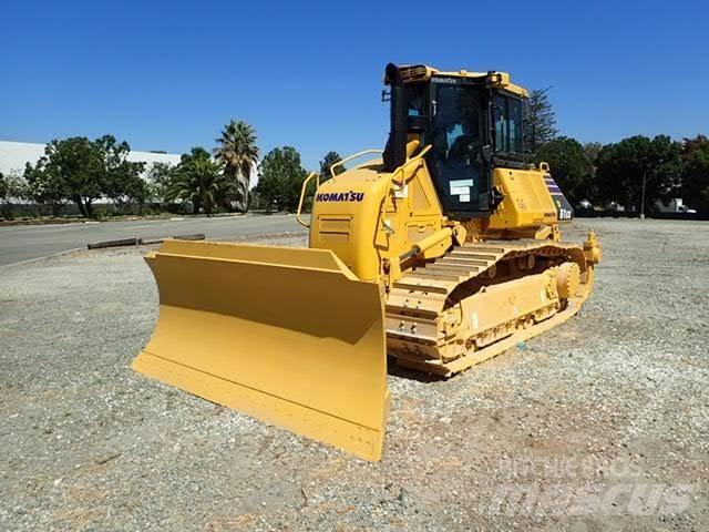 Komatsu D61EX-24 크롤러 도저