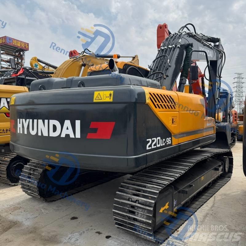 Hyundai R220-9S 대형 굴삭기 29톤 이상