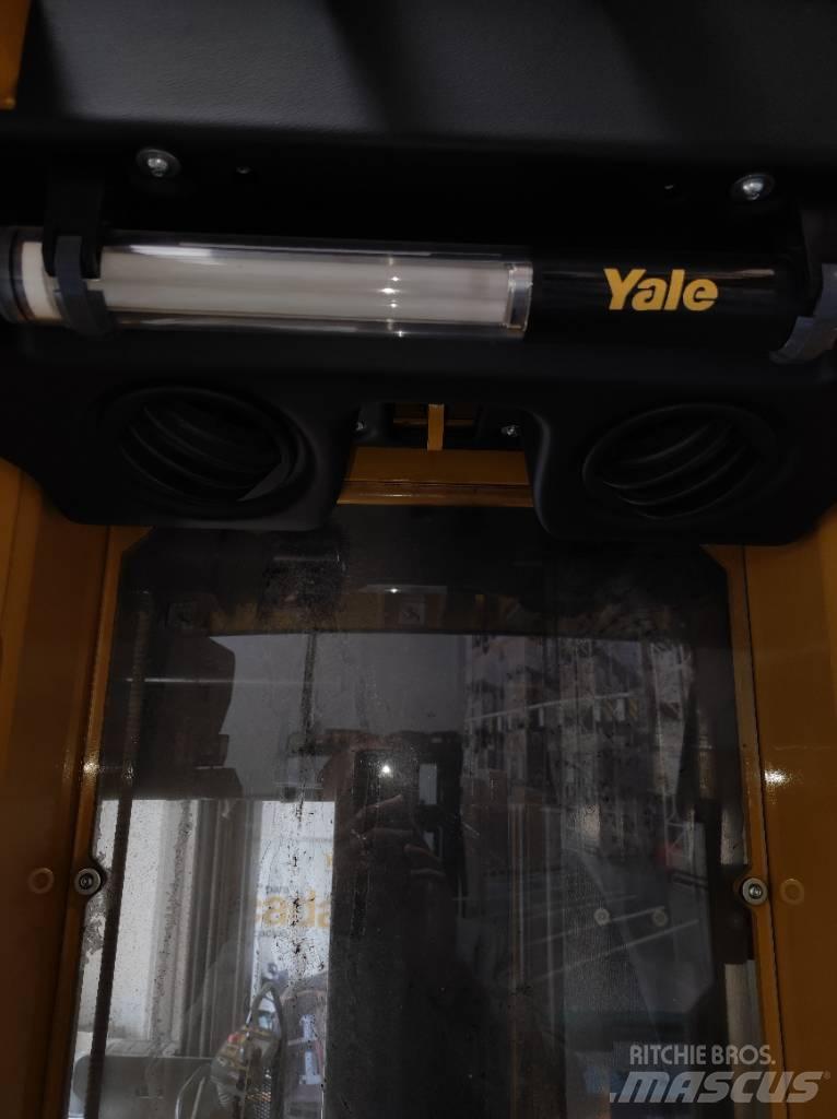 Yale MTC 13 협로형 트럭